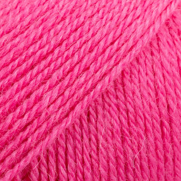 DROPS Flora Uni Color Garn - 50 g - Magenta DROPS Flora Uni Color Garn - 50 g - Magenta