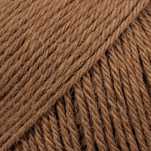 DROPS Nord Uni Color Garn - 50 g - Kastanie DROPS Nord Uni Color Garn - 50 g - Kastanie