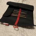 Kundenbild Federmäppchen Sensebag Schwarz - 18 Stifte (rollbar)