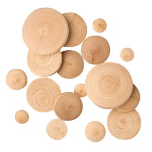 Holzknöpfe in verschiedenen Größen Holzknöpfe in verschiedenen Größen