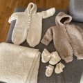 Kundenbild DROPS Alpaca Bouclé Uni Color Garn - 50 g - Natur (0100)