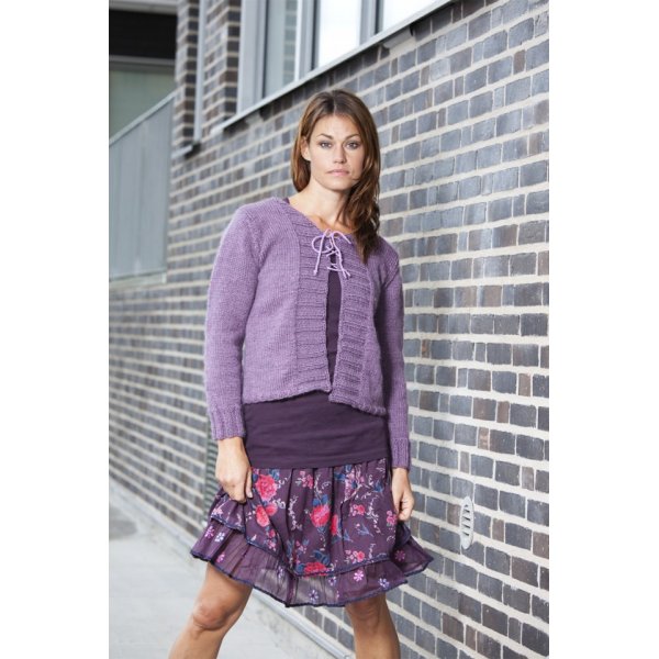 Strickmuster - Strickjacke mit Schnürsenkeln Strickmuster - Strickjacke mit Schnürsenkeln