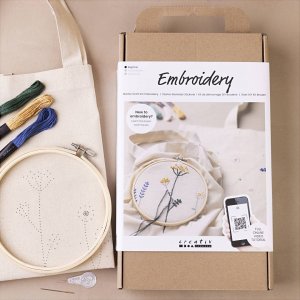 Starten Sie das DIY-Stickset "Blumen". Starten Sie das DIY-Stickset "Blumen".