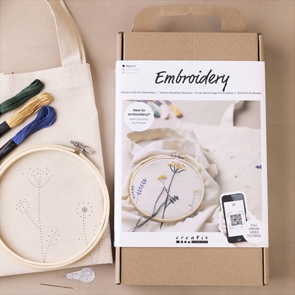 Starten Sie das DIY-Stickset \\\"Blumen\\\".