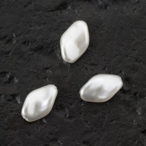 Glaswachsperlen 13x8 mm Weiß - 10 Stk Glaswachsperlen 13x8 mm Weiß - 10 Stk