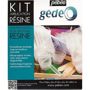 Modellierung - Pebeo Gédéo - Harzschutzset während der Anwendung Modellierung - Pebeo Gédéo - Harzschutzset während der Anwendung