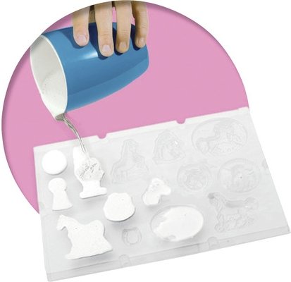 Pferde gieen und mit Glitzer bemalen