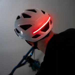 Helmlicht mit roter LED-Beleuchtung und 3 Modi - batteriebetrieben Helmlicht mit roter LED-Beleuchtung und 3 Modi - batteriebetrieben
