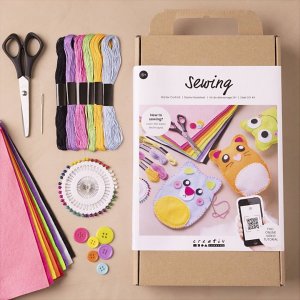 Beginnen Sie mit dem Nähen eines DIY-Sets - Teddybären Beginnen Sie mit dem Nähen eines DIY-Sets - Teddybären