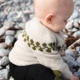 Muster: Dyning - Gestrickte Strickjacke für Kinder Muster: Dyning - Gestrickte Strickjacke für Kinder