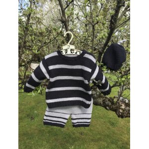 Strickmuster - Pullover, Hose und Mütze (Babygrößen) Strickmuster - Pullover, Hose und Mütze (Babygrößen)