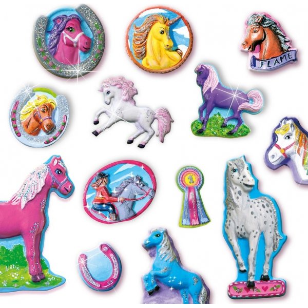 Pferde gieen und mit Glitzer bemalen