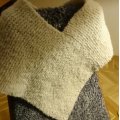 Kundenbild DROPS Alpaca Bouclé Mix Garn - 50 g - Hellgrau (5110)