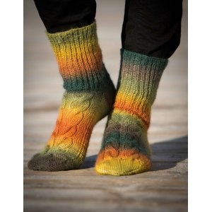 Strickanleitung - Socken mit Zopf (1306-12) Strickanleitung - Socken mit Zopf (1306-12)