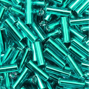 Stabperlen 6,8 x 2,2 mm - Pfauenblau 13 g silbern unterfüttert Stabperlen 6,8 x 2,2 mm - Pfauenblau 13 g silbern unterfüttert