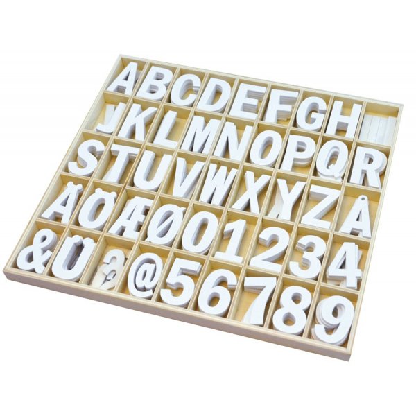 Buchstaben und Zahlen aus Holz