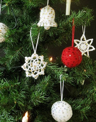 Häkelanleitung - Gehäkeltes Tischset, Serviettenring, runder und quadratischer Korb, Christbaumschmuck Häkelanleitung - Gehäkeltes Tischset, Serviettenring, runder und quadratischer Korb, Christbaumschmuck