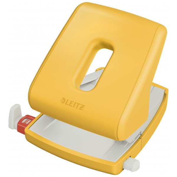 Stanzen von 30 Blade2-Lchern (ISO)