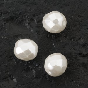 Glaswachsperlen 8 mm Weiß - 18 Stk Glaswachsperlen 8 mm Weiß - 18 Stk