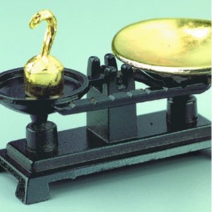 Miniatur 4,5 x 2 cm - schwarz / gold 3-teilig Küchenwaage Miniatur 4,5 x 2 cm - schwarz / gold 3-teilig Küchenwaage