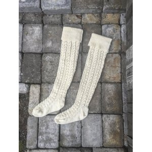 Strickanleitung - Lange gestrickte Socken Strickanleitung - Lange gestrickte Socken